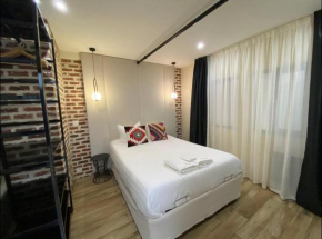 B2 Beautiful House in 7th, 2-4G by Eiffel Tower